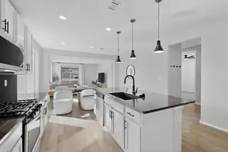 1200 Vallecito Loop NW Kitchen