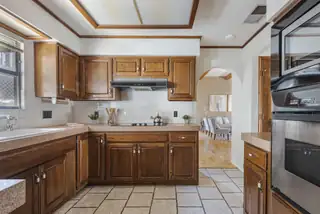 13005 Cambridge Place NE Kitchen