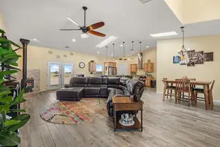 75 Evening Star Loop Living Room