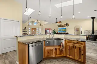 75 Evening Star Loop Kitchen