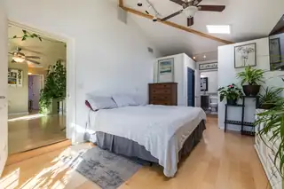 9013 Menaul Boulevard NE Bedroom