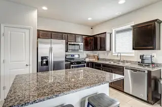 4244 Skyline Loop NE Kitchen