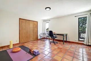 1 Zia Trail Home Office