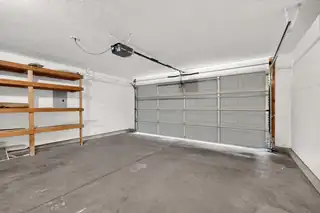 1712 Tierra Del Oso Drive NW Garage