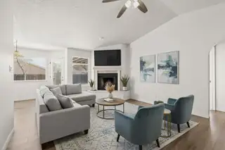 1712 Tierra Del Oso Drive NW Living Room