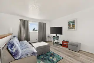 9101 Las Camas Road NE Living Room