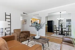 3909 Hilton Avenue NE Living Room