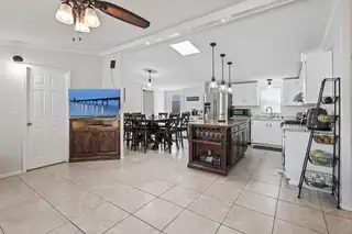 719 Vista Del Pueblo Street SW Kitchen