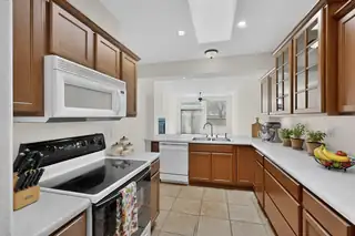 3718 Ridge Pointe Loop NE Kitchen