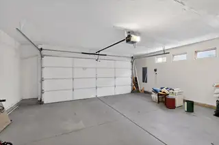 3718 Ridge Pointe Loop NE Garage