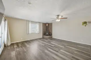 617 Turquoise Court NE Living Room