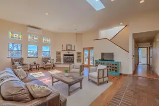 412 Live Oak Loop NE 