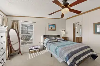 804 Calle De Los Tulipanes Bedroom