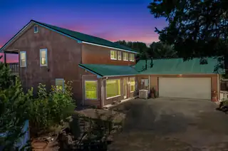 14 Asher Lane Exterior Front