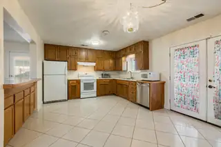 314 Don Carlos Avenue NE Kitchen