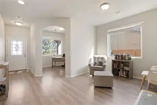 7010 Trapper Creek Road NE Living Room