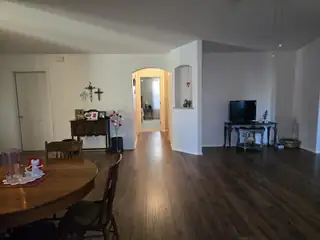 1902 Valley View Drive SW Living Room