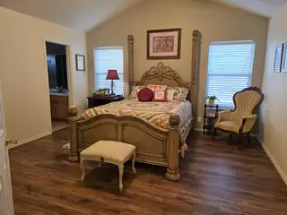 1902 Valley View Drive SW Bedroom