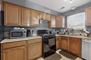 1671 Domain Loop SE Kitchen