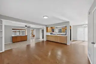 900 Arizona Street SE Living Room