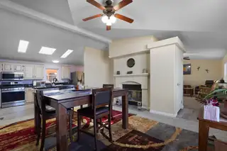 38 Lora Lane Kitchen