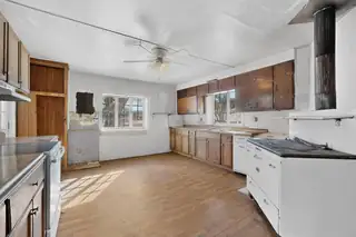 440 County Rd 426 Kitchen