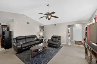 515 Deschutes Street SE Living Room