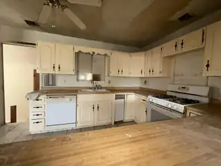1257 HIGHWAY 612 Kitchen