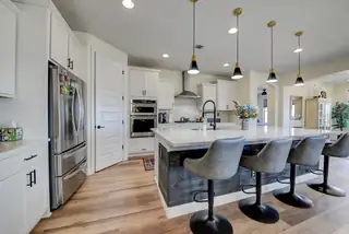 2768 Kings Canyon Loop NE Kitchen
