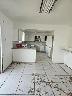 10613 Benavides Road SW Kitchen