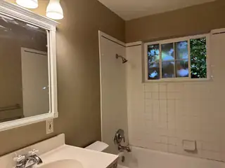 1039 Princeton Drive NE 