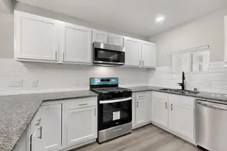 402 Hudson Avenue NW Kitchen
