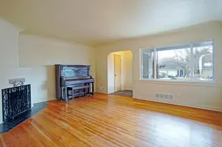 425 Sierra Drive SE Exterior Front