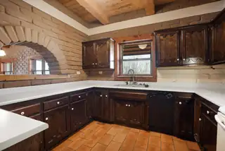 82 Edmundo Road Kitchen