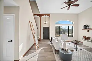 4040 Painted Pony Circle Living Room