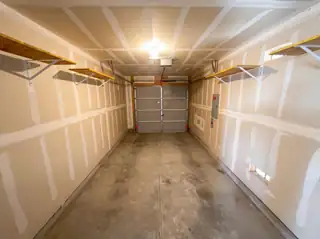 10820 Jicama Way SE Garage