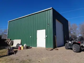 401 Chantelly Lane Exterior Front