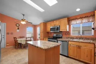 213 Sunrise Bluffs Drive Kitchen