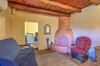 1716 Anderson Place SE Living Room