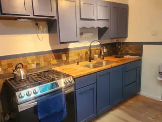 1217 Girard Boulevard NE 