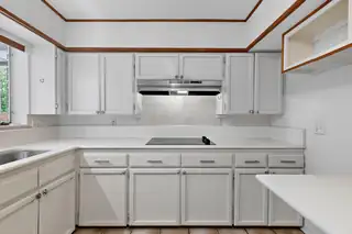 700 Manzano Street NE Kitchen