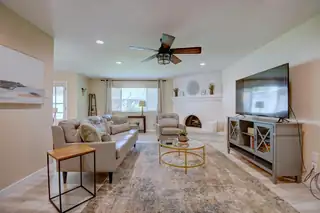 7300 Appomattox Place NE 