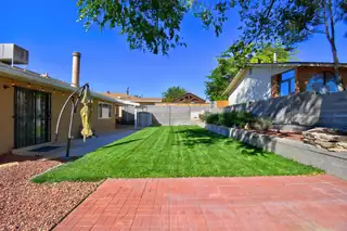 7300 Appomattox Place NE 