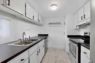 3501 Juan Tabo Boulevard NE G3 Kitchen