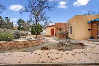 605 Wellesley Drive SE Exterior Front