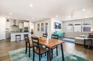 1914 Castle Peak Loop NE Kitchen