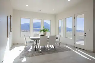 31 La Entrada Dining Room