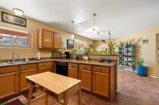 1449 Wilkes Way SE Kitchen