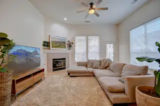 5800 Bosque Vista Drive NE Living Room