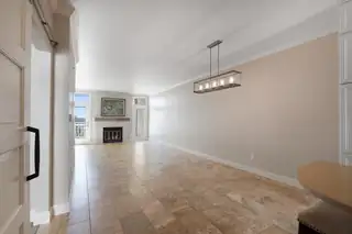 1325 Park Avenue SW APT 307 Living Room